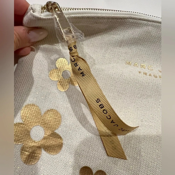 Marc Jacobs DAISY Fragrances Makeup Bag Pouch 7" x 12" - Picture 3 of 7